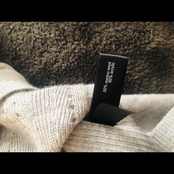 The Limited Grey sweater top - Picture 3 of 4